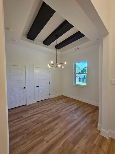 Spacious, unfurnished interior of a new home in , Pasadena (Image 12).