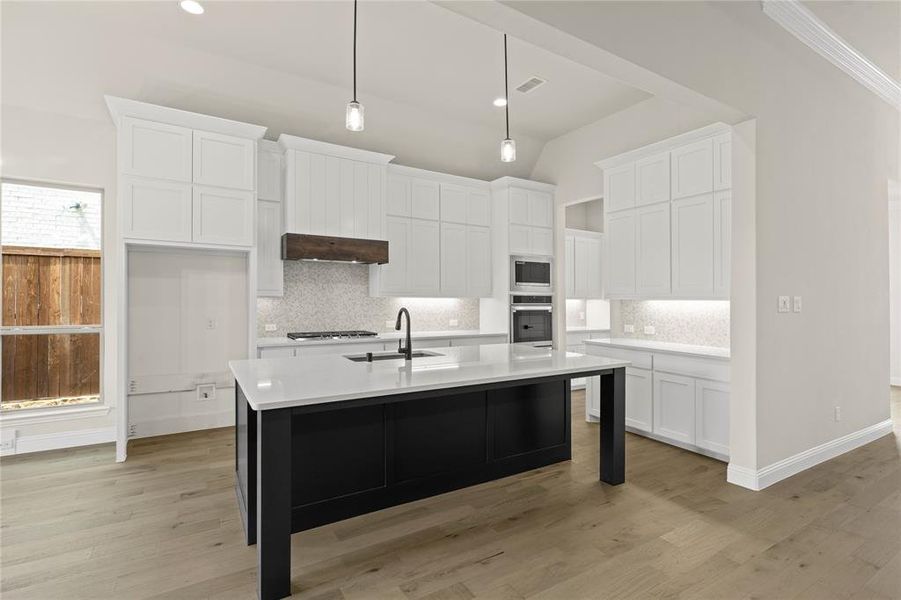 Furnished interior view inside a new home in Gideon Grove, Phase 2, Rockwall (Image 11).