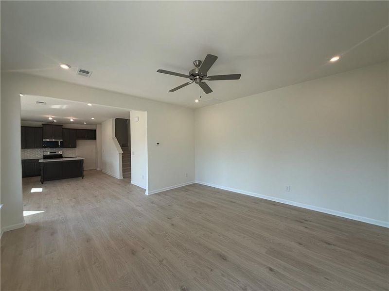 Spacious, unfurnished interior of a new home in Maple Village, Adairsville (Image 27).