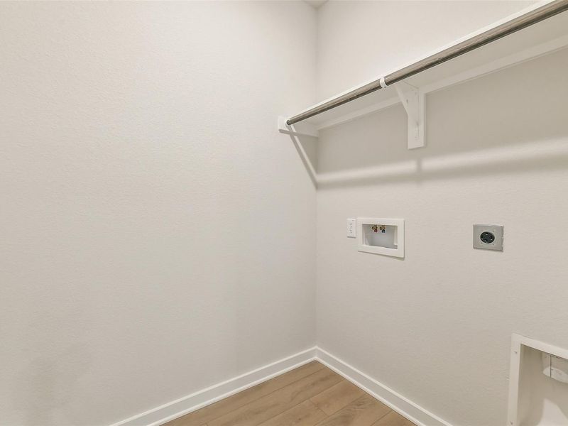 Spacious, unfurnished interior of a new home in Spring Branch Crossing, Conroe (Image 36).