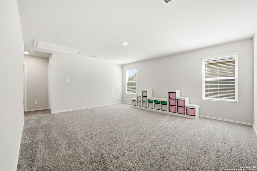 Spacious, unfurnished interior of a new home in Abbott Place, St. Hedwig (Image 46).