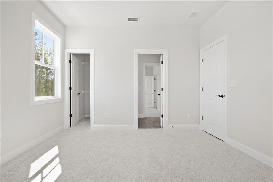 Spacious, unfurnished interior of a new home in Waterside Single Family, Peachtree Corners (Image 22).