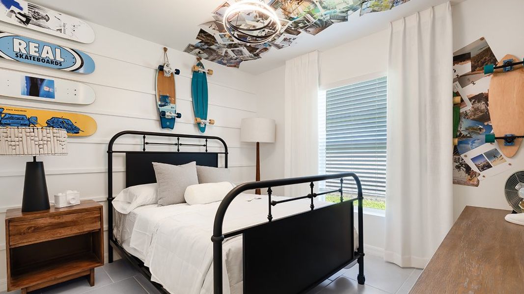 Florida CORE N002 Bloom Bed3 2of2 F1 Base7