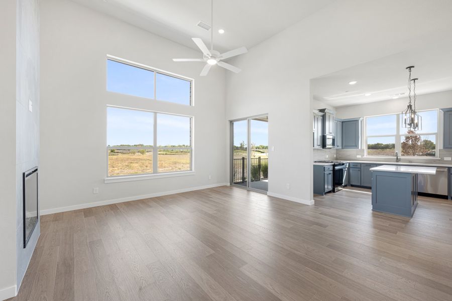 Spacious, unfurnished interior of a new home in Cottonwood Creek, Rowlett (Image 35).
