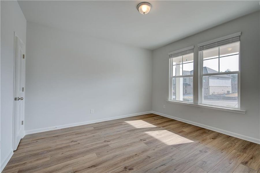 Spacious, unfurnished interior of a new home in Hamilton Lakes, Lawrenceville (Image 18).