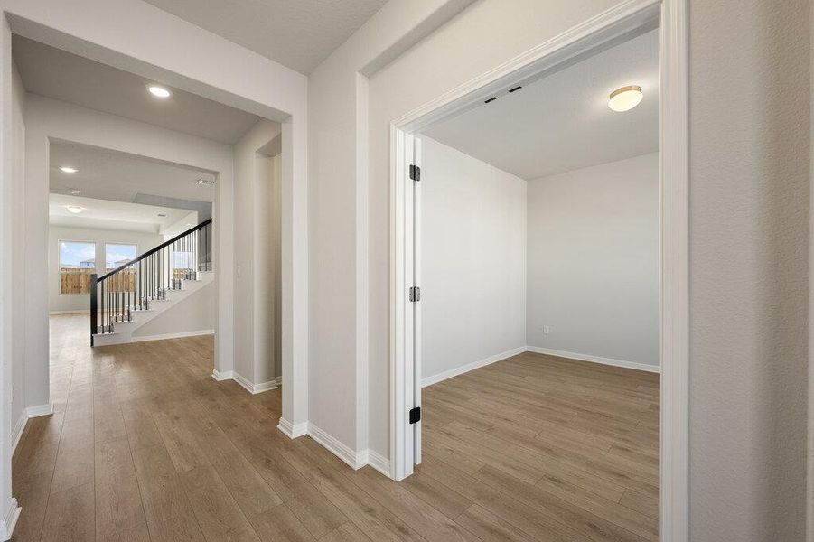 Spacious, unfurnished interior of a new home in Willow Springs, Buda (Image 35).