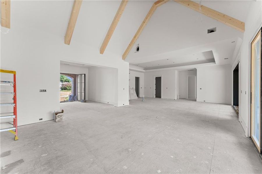 Spacious, unfurnished interior of a new home in , Alpharetta (Image 23).