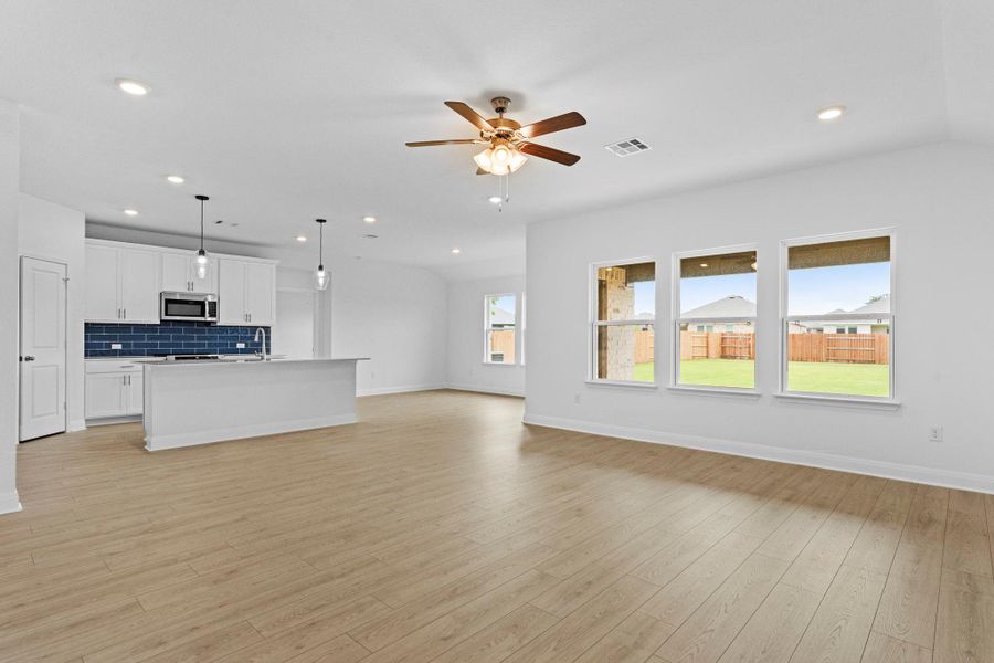 Spacious, unfurnished interior of a new home in Riverview, Georgetown (Image 14).