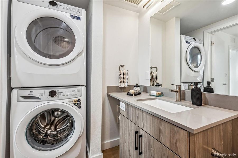 Washer/Dryer in-unit