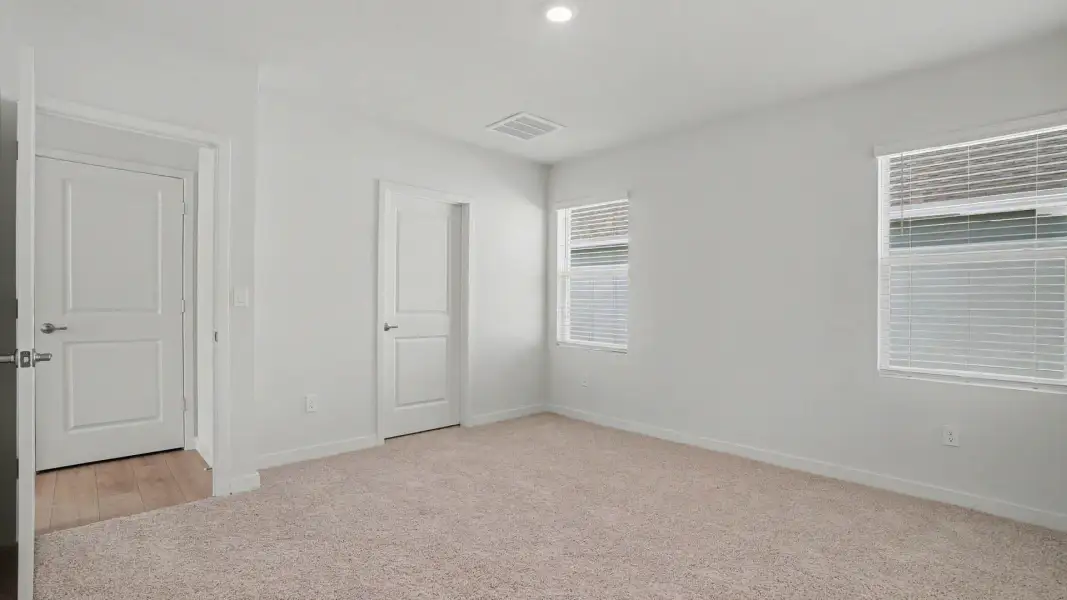 Spacious, unfurnished interior of a new home in Venetian Grove, Vero Beach (Image 13).