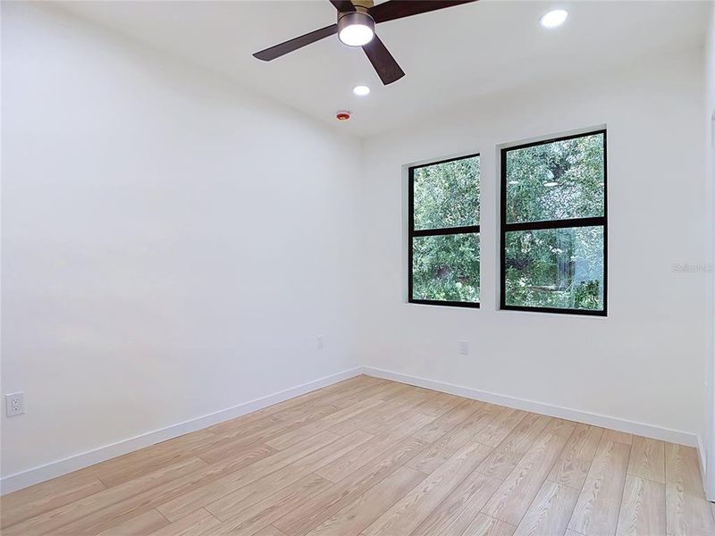 Spacious, unfurnished interior of a new home in , Tampa (Image 25).