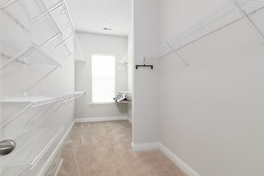 Spacious, unfurnished interior of a new home in , Summerville (Image 21).