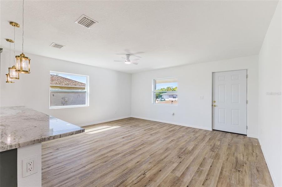 Spacious, unfurnished interior of a new home in , Englewood (Image 25).