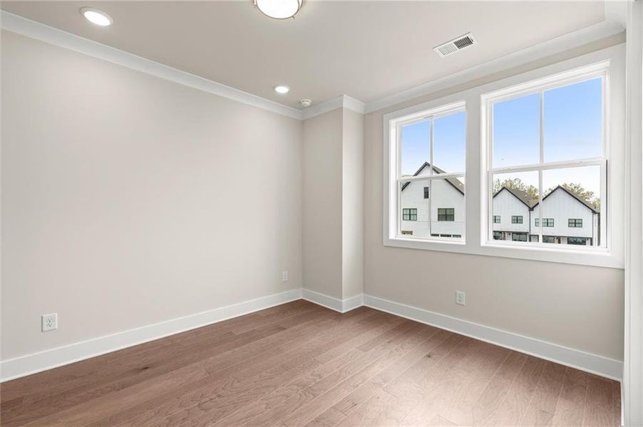 Spacious, unfurnished interior of a new home in , Alpharetta (Image 33).