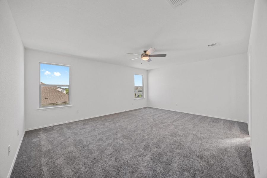 Spacious, unfurnished interior of a new home in Sonterra - Cool Water, Jarrell (Image 18).