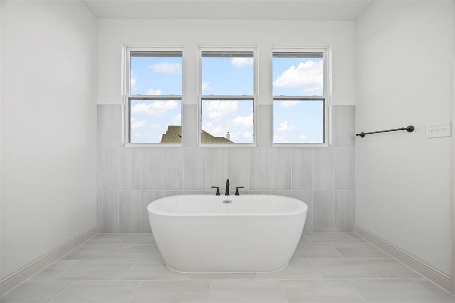 Furnished interior view inside a new home in Tuscan Estates (1 Acre Lots), Waxahachie (Image 8). Furnished interior view inside a new home in Tuscan Estates (1 Acre Lots), Waxahachie (Image 8).