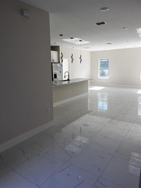 Image 10 of a home in .