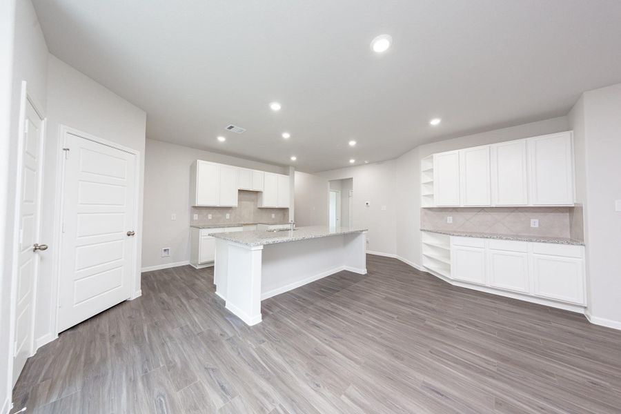Spacious, unfurnished interior of a new home in Granger Pines, Conroe (Image 11). Spacious, unfurnished interior of a new home in Granger Pines, Conroe (Image 11).
