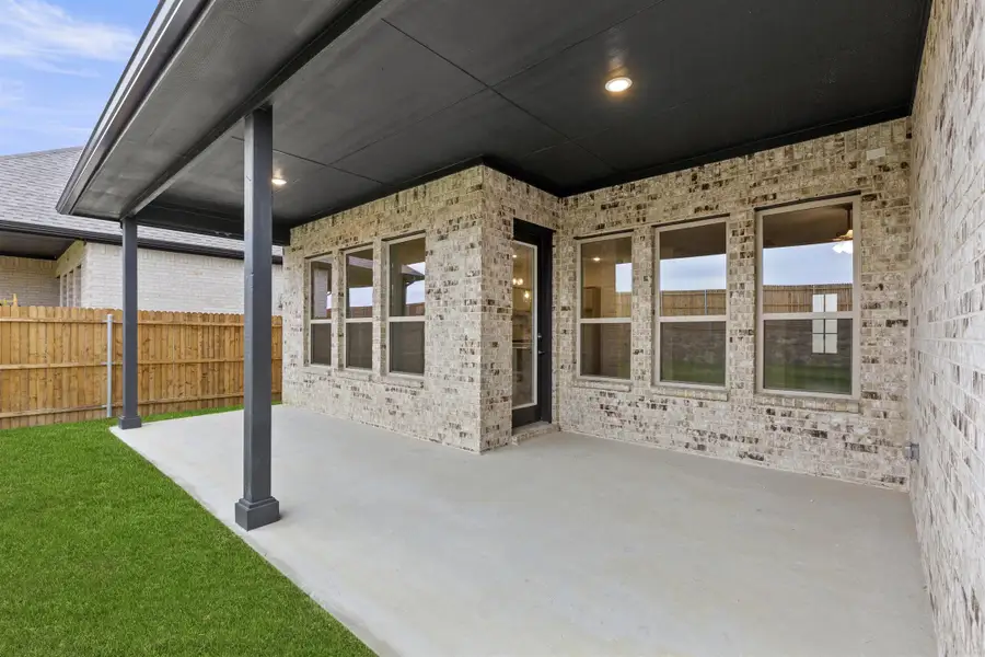 Representative exterior details of a home built from the Colby by Sandlin Homes in Lakesong, Midlothian (Image 3). Representative exterior details of a home built from the Colby by Sandlin Homes in Lakesong, Midlothian (Image 3).