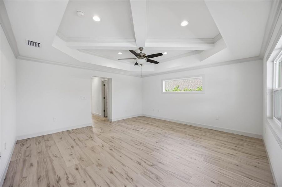 Spacious, unfurnished interior of a new home in , Port Charlotte (Image 61).
