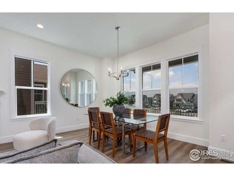 Dining Area Dining Area