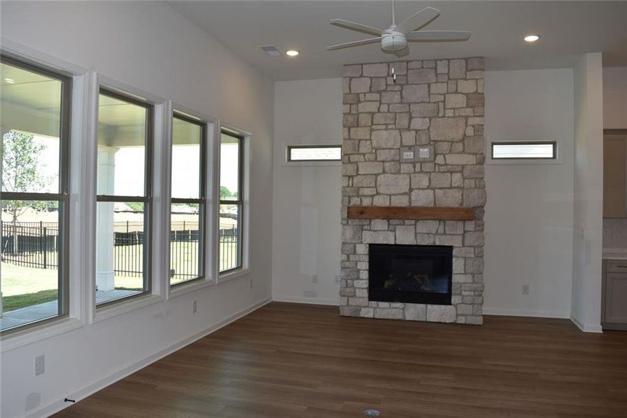 Spacious, unfurnished interior of a new home in Soleil Summit Chase, Snellville (Image 18).