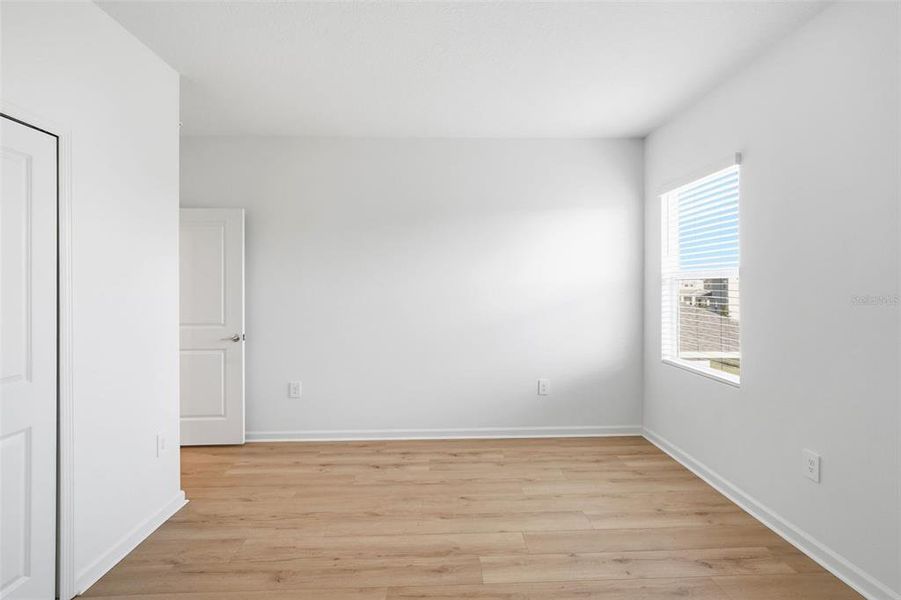 Spacious, unfurnished interior of a new home in , Debary (Image 33).