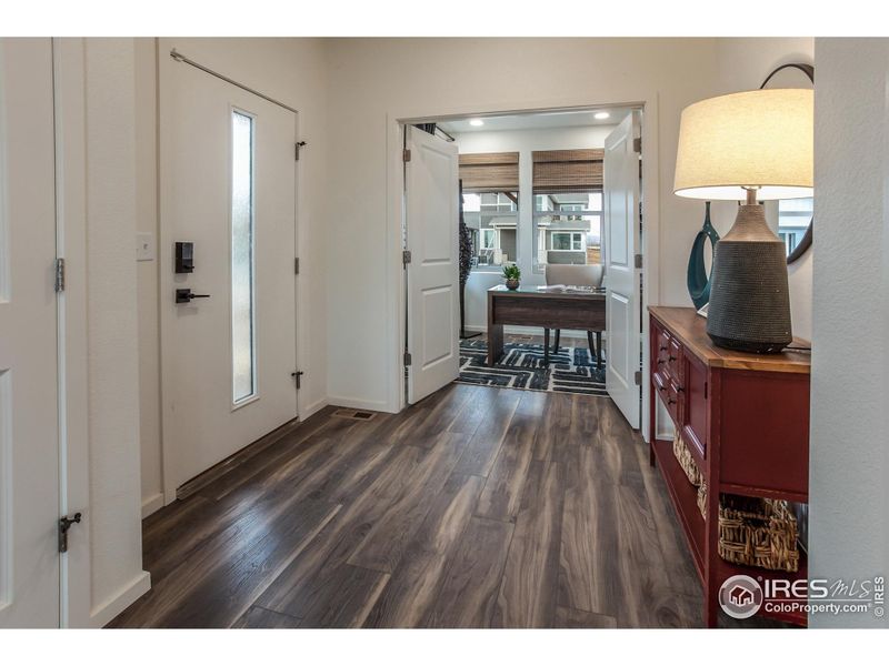 EXAMPLE PHOTO: ENTRY & STUDY/FLEX SPACE EXAMPLE PHOTO: ENTRY & STUDY/FLEX SPACE