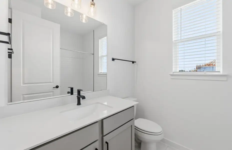 Furnished interior view inside a new home in Kuempel Farms, Pflugerville (Image 7).