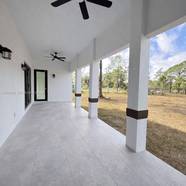 Exterior details and patio area of a home in , Naples (Image 3).