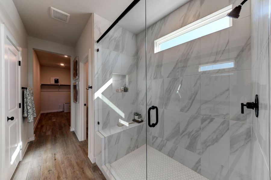 Representative furnished interior of a home built from the Bandera by Hakes Brothers in Veranda Signature, San Antonio (Image 6). Representative furnished interior of a home built from the Bandera by Hakes Brothers in Veranda Signature, San Antonio (Image 6).