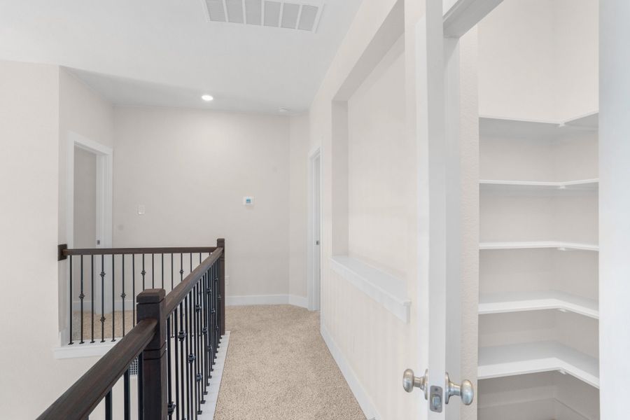 Spacious, unfurnished interior of a new home in Santa Rita Ranch, Liberty Hill (Image 29).