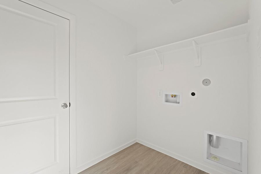 Spacious, unfurnished interior of a new home in Maple Woods, Hockley (Image 14).