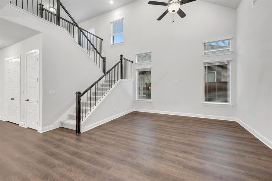 Spacious, unfurnished interior of a new home in Mantua Point Gardens, Van Alstyne (Image 20).