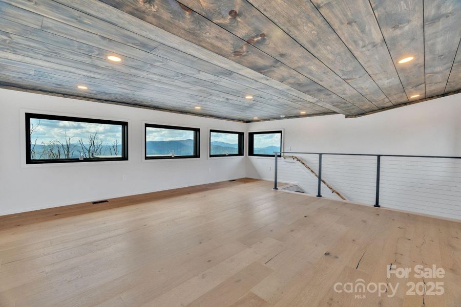 Spacious, unfurnished interior of a new home in , Banner Elk (Image 29).