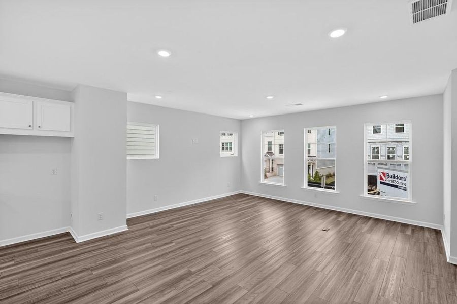 Spacious, unfurnished interior of a new home in Somerset at Veterans Memorial, Mableton (Image 14). Spacious, unfurnished interior of a new home in Somerset at Veterans Memorial, Mableton (Image 14).