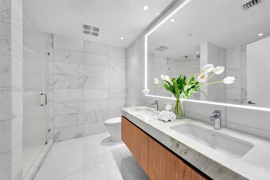 Furnished interior view inside a new home in Five Park, Miami Beach (Image 30).