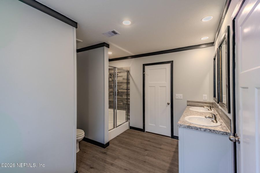 Furnished interior view inside a new home in , Callahan (Image 4).