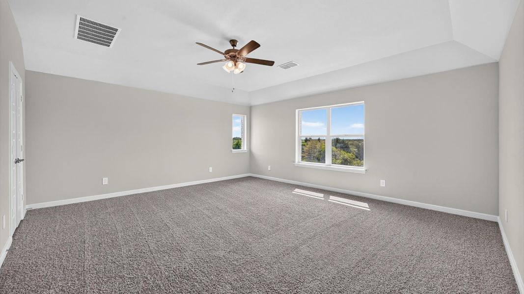 Representative unfurnished interior of a home built from the The Aspen by D.R. Horton in Lakeview Pointe, Midlothian (Image 22).