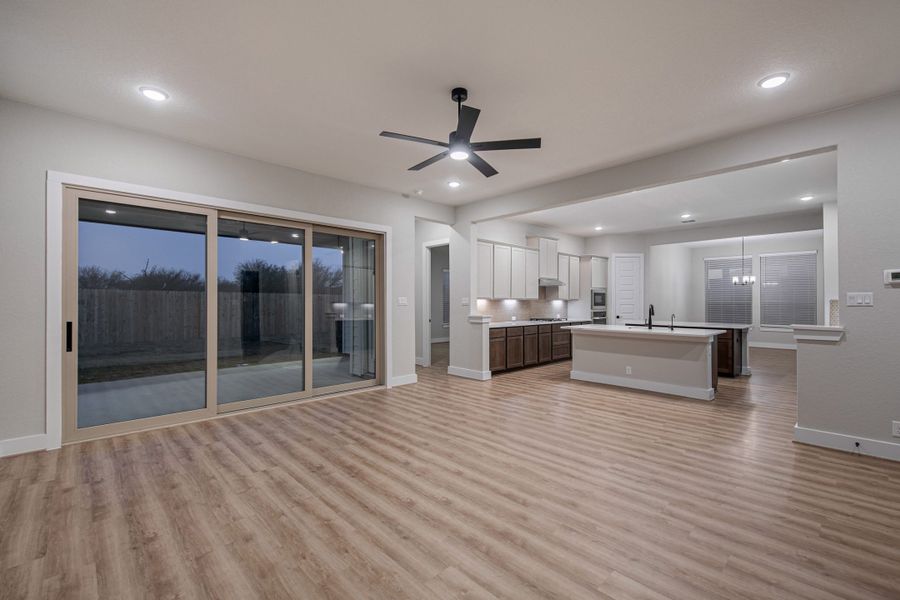 Spacious, unfurnished interior of a new home in The Reserve at Potranco Oaks, Castroville (Image 20).