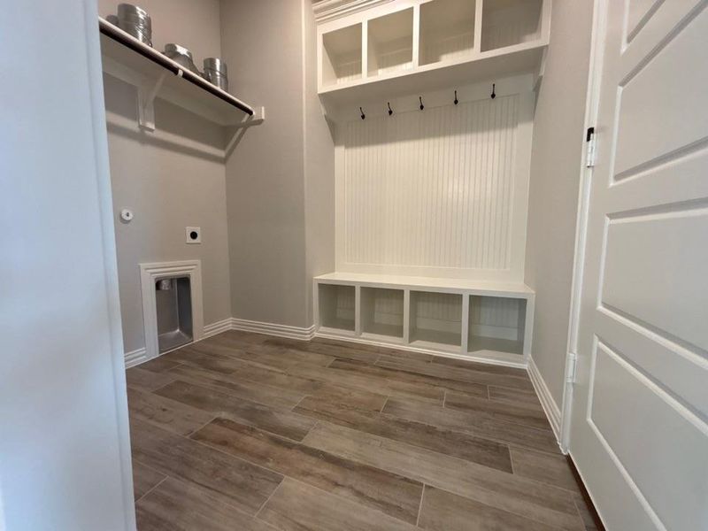 Spacious, unfurnished interior of a new home in Waterford Park, Weatherford (Image 13).