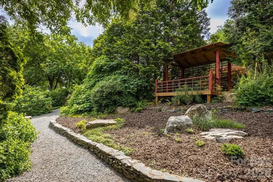 Area Photo - Reedy Creek Park - Enjoy hiking trails, a disc golf course, a dog park and community gardens Area Photo - Reedy Creek Park - Enjoy hiking trails, a disc golf course, a dog park and community gardens