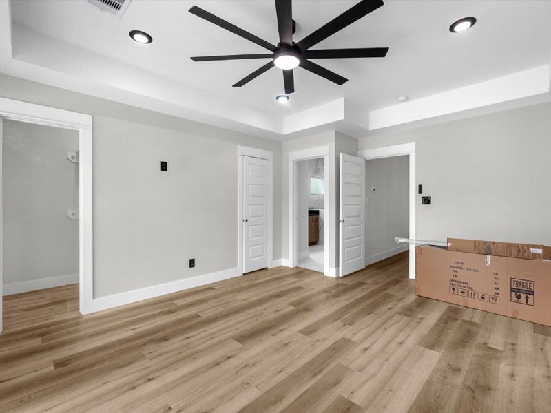 Spacious, unfurnished interior of a new home in , Houston (Image 24).