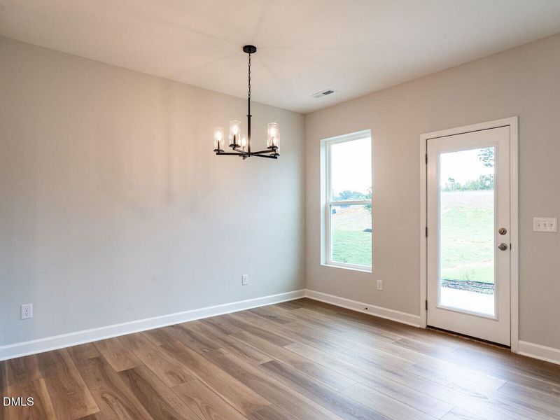 011-1280x960-dining-room