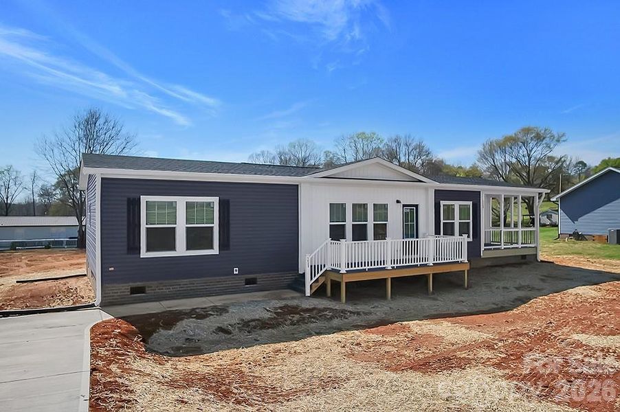 Exterior details and patio area of a home in , Shelby (Image 30).