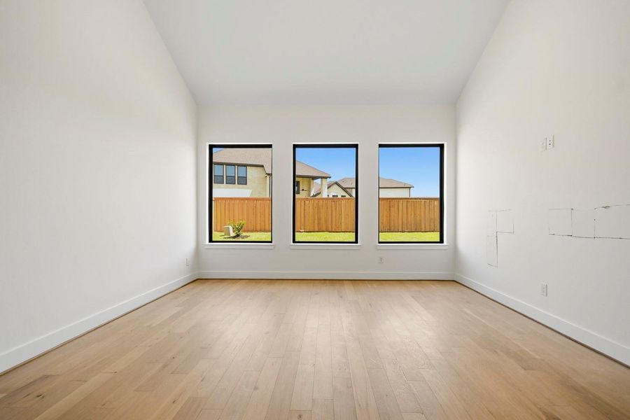 Spacious, unfurnished interior of a new home in Dunham Pointe 70', Cypress (Image 17).