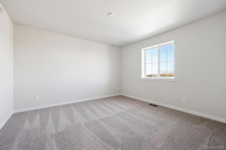Spacious, unfurnished interior of a new home in Windler, Aurora (Image 16).
