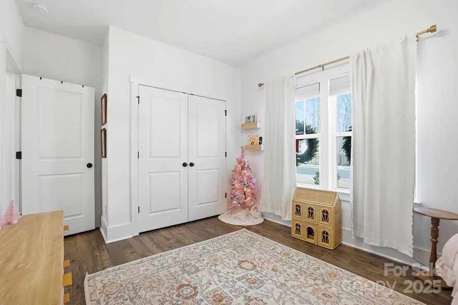 Sec Full Bath on Main