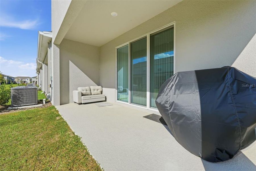 Exterior details and patio area of a home in , Kissimmee (Image 32).