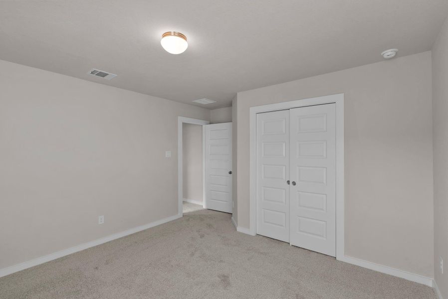 Spacious, unfurnished interior of a new home in Morton Creek Ranch, Katy (Image 15).
